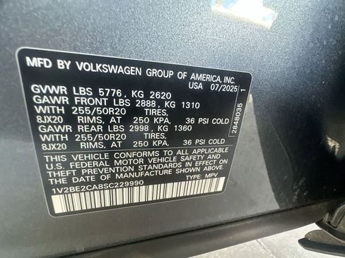 Used 2025 Volkswagen Atlas Cross Sport SEL AWD/4WD image 29