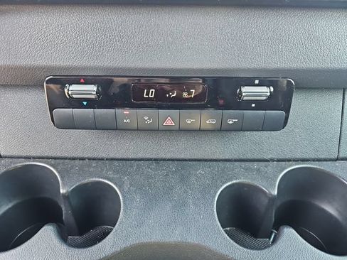 Used 2024 Mercedes-Benz Sprinter 2500 image 21