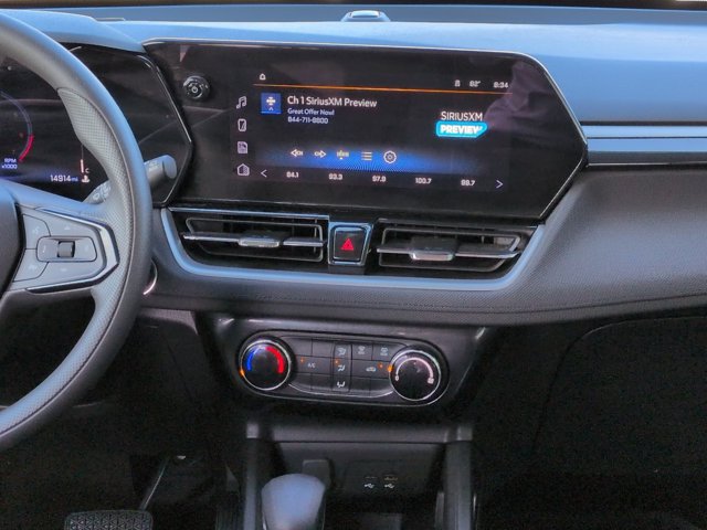 Used 2025 Chevrolet TrailBlazer LT w/ Driver Confidence Package FWD image 17