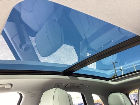 Used 2022 Audi Q5 e Premium Plus w/ Premium Plus Package image 19