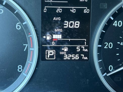 Used 2020 Nissan Kicks S FWD image 3