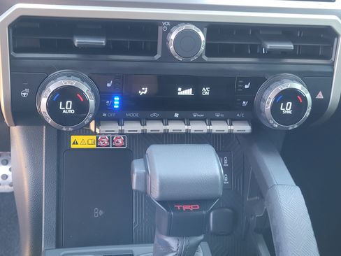 Certified 2024 Toyota Tacoma TRD Off-Road w/ TRD Off Road Premium Package AWD/4WD image 21
