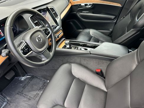 Certified 2025 Volvo XC90 B6 Plus AWD/4WD image 11