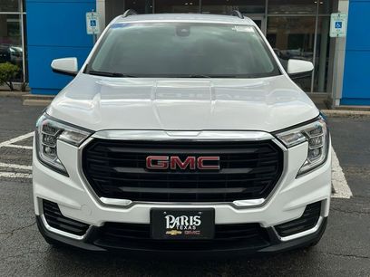 Used 2024 GMC Terrain SLE w/ Driver Convenience Package