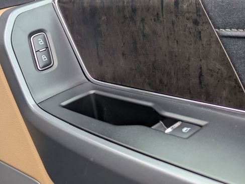 Certified 2024 Ford F350 Lariat w/ Chrome Package image 39