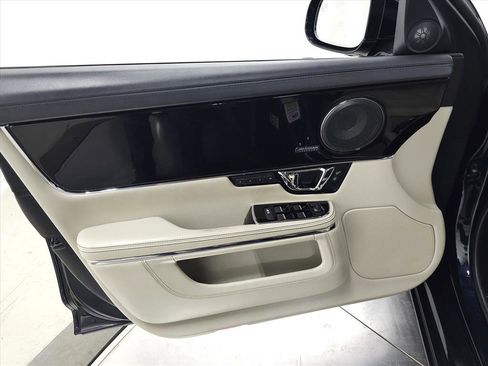 Used 2016 Jaguar XJ L Portfolio image 14