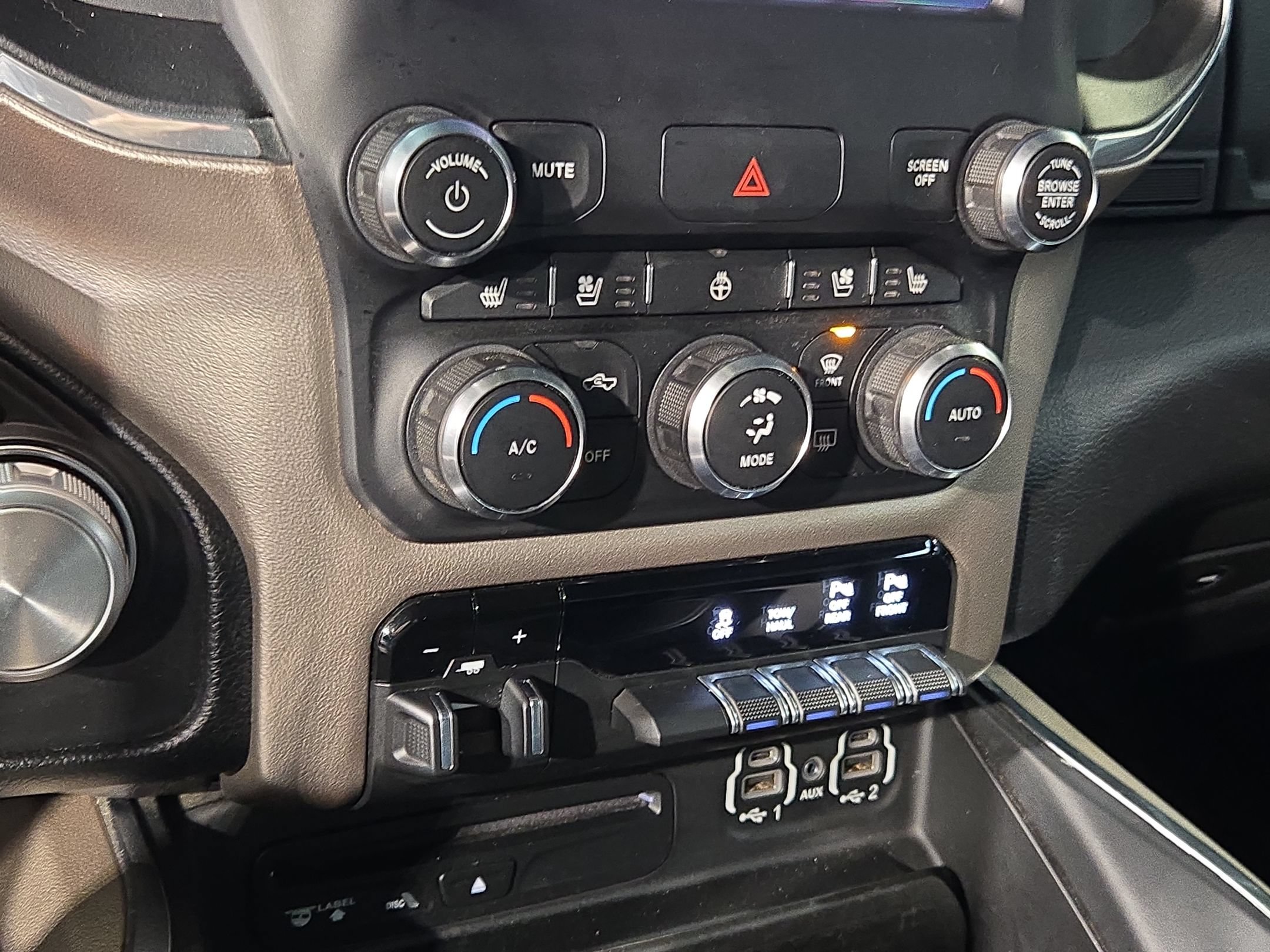 Used 2019 RAM 1500 Laramie AWD/4WD image 31