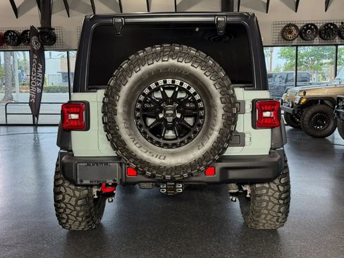 Used 2024 Jeep Wrangler Unlimited Rubicon w/ XTREMEE 35" Tire Package image 11
