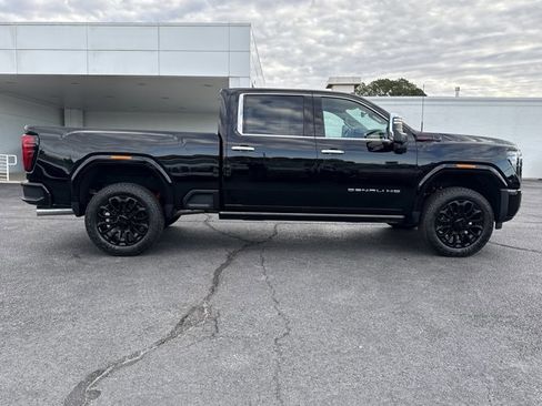New 2026 GMC Sierra 2500 Denali w/ Denali Reserve Package image 2