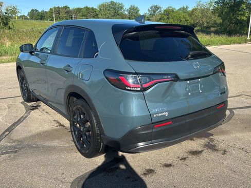 Used 2024 Honda HR-V Sport image 3