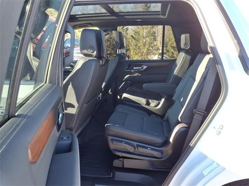 Used 2026 GMC Yukon Denali w/ Denali Reserve Package image 11