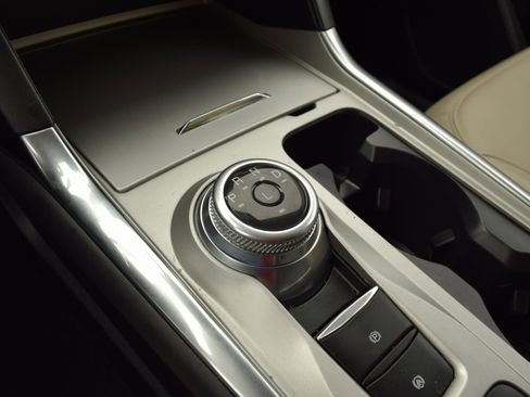 Used 2023 Ford Explorer XLT w/ Equipment Group 202A image 15