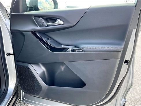 New 2027 Chevrolet Equinox LT w/ Convenience Package II FWD image 30