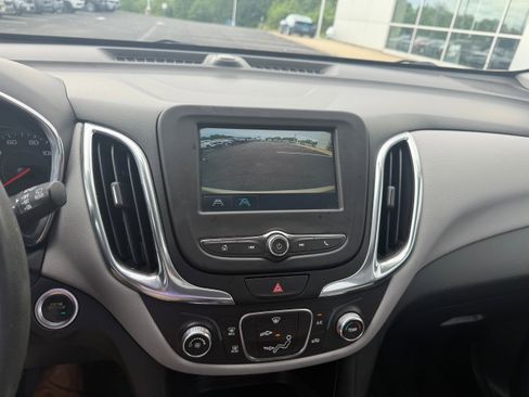 Used 2018 Chevrolet Equinox LS FWD image 26