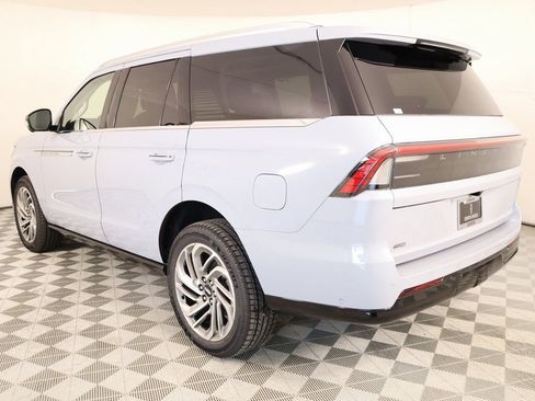 New 2025 Lincoln Navigator Reserve image 24