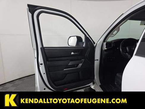 Used 2022 Toyota Tundra SR5 AWD/4WD image 22