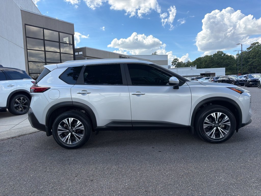 Used 2023 Nissan Rogue SV w/ SV Premium B Package FWD image 14