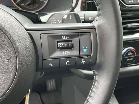 Used 2024 Nissan Pathfinder SV image 20