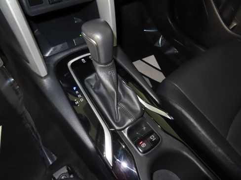 Used 2024 Toyota Corolla Cross XLE image 24