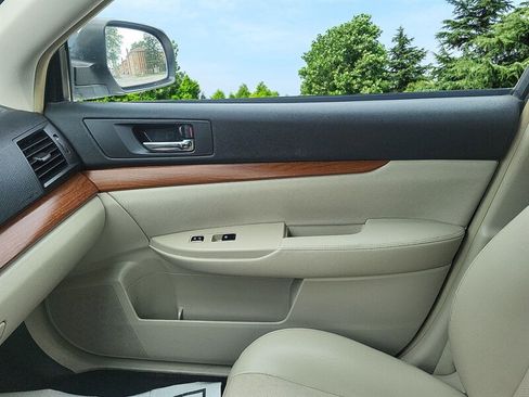 Used 2014 Subaru Outback 2.5i Limited image 21