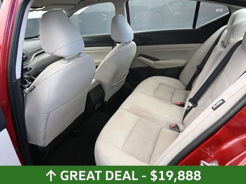 Used 2025 Nissan Altima 2.5 SV FWD image 17