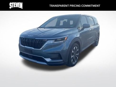 Used 2024 Kia Carnival EX image 1