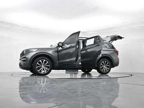 Used 2022 Ford Explorer ST image 49
