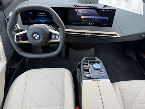 New 2026 BMW iX xDrive60 w/ Premium Package image 23