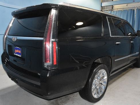 Used 2016 Cadillac Escalade ESV Platinum AWD/4WD image 24