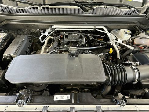 Used 2026 Chevrolet Colorado ZR2 w/ Technology Package AWD/4WD image 33