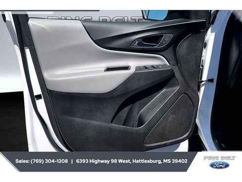 Used 2022 Chevrolet Equinox LS FWD image 15