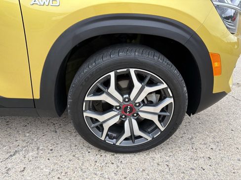 Used 2023 Kia Seltos SX w/ SX Sunroof Package image 15