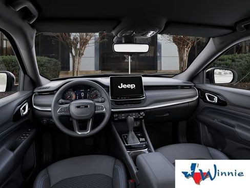 New 2026 Jeep Compass Latitude image 17