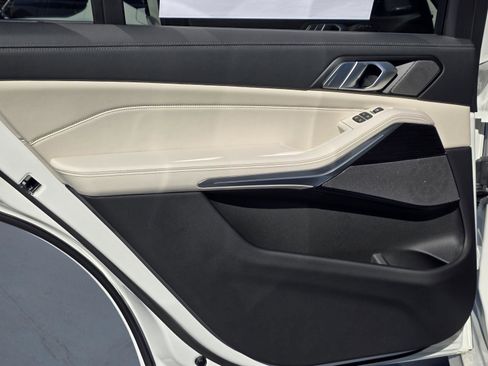 New 2026 BMW X7 xDrive40i w/ M Sport Package image 14