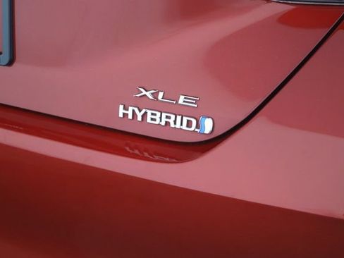 Used 2021 Toyota Avalon XLE w/ Moonroof Package FWD image 39