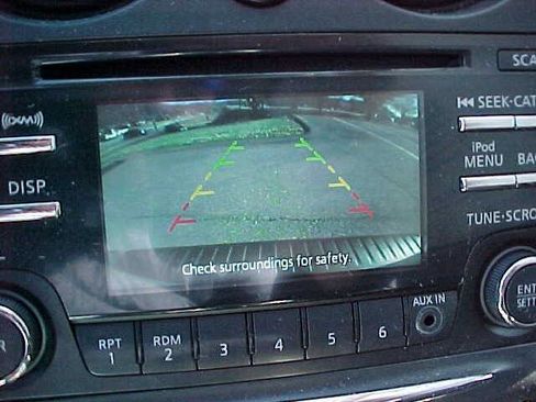 Used 2012 Nissan Rogue SV image 28