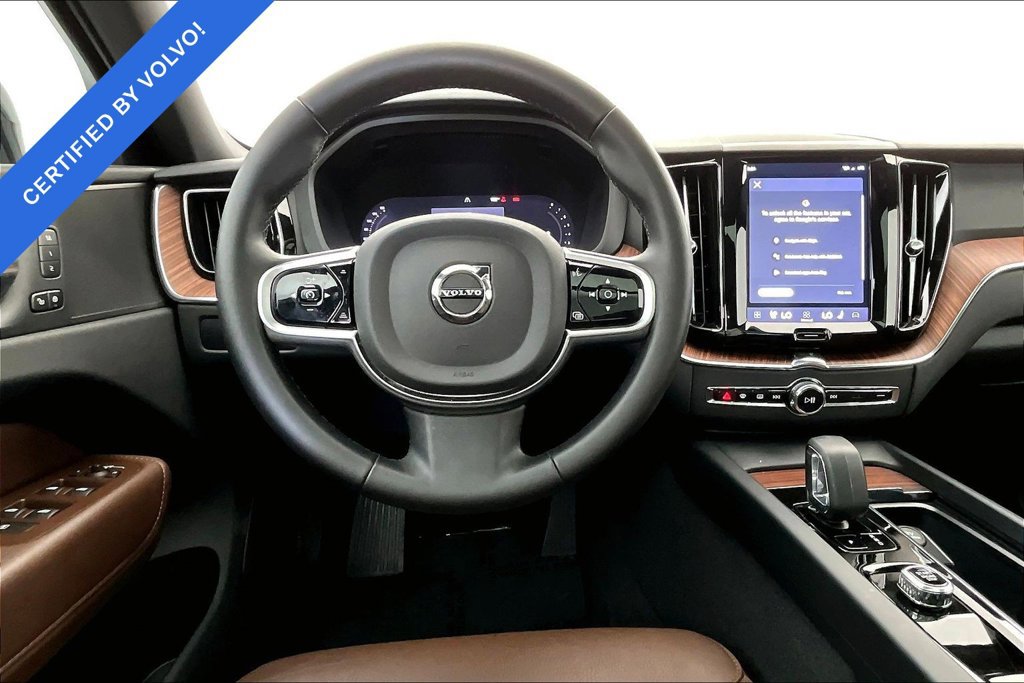 Used 2025 Volvo XC60 B5 Plus AWD/4WD image 6