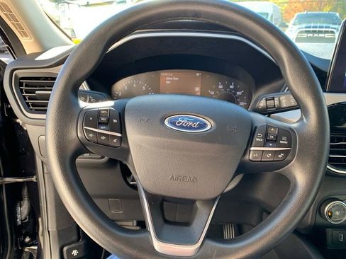 Used 2020 Ford Escape SE image 28