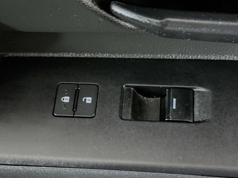 Used 2025 Toyota Tacoma SR5 image 29