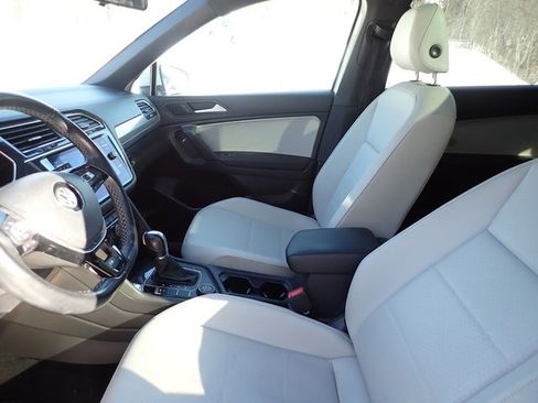 Used 2019 Volkswagen Tiguan SEL R-Line image 10