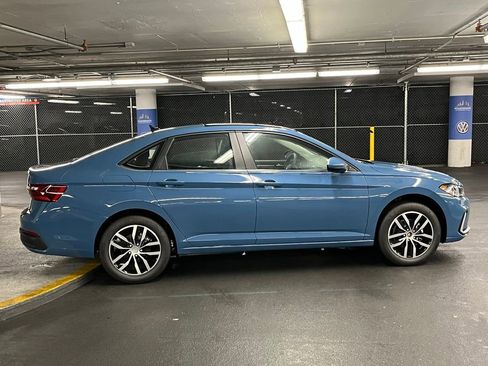 New 2025 Volkswagen Jetta SE image 36