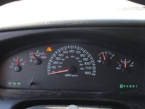 Used 2002 Dodge B3500 image 11