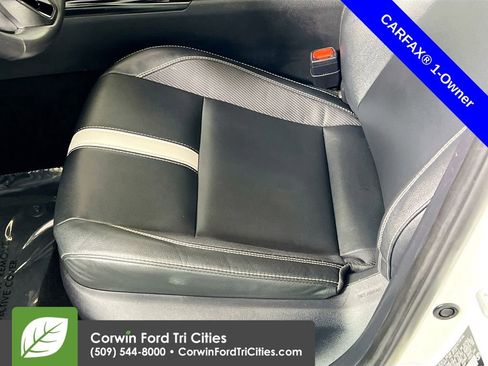 Used 2025 Toyota Camry SE image 22