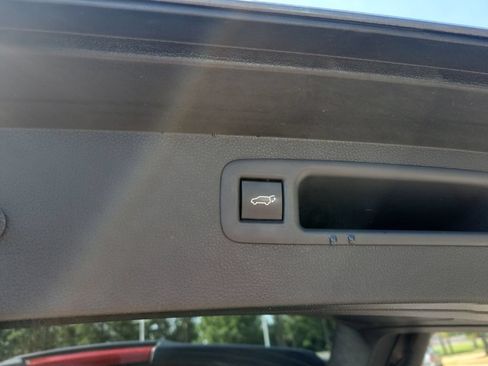 Certified 2021 Toyota Highlander XLE FWD image 24