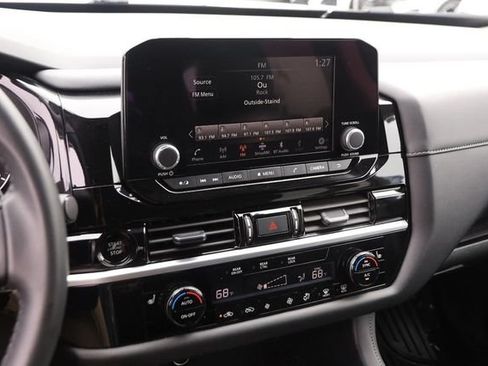 Certified 2025 Nissan Pathfinder SV FWD image 17
