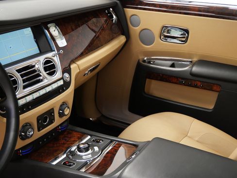 Used 2013 Rolls-Royce Ghost -Rear Theatre Configuration, S image 28