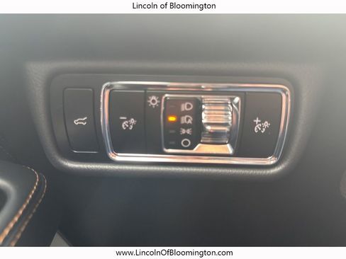 Certified 2025 Lincoln Aviator Black Label image 39