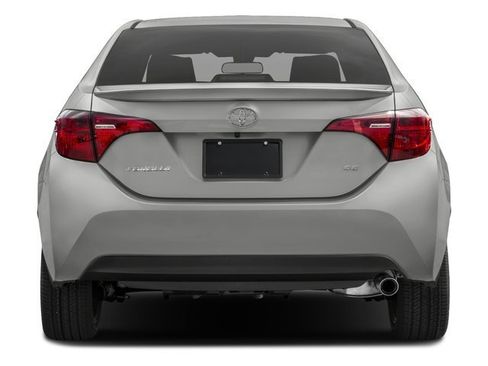 Used 2017 Toyota Corolla SE w/ SE Premium Package FWD image 5