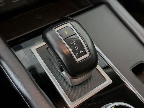 Used 2024 Mitsubishi Outlander SE image 18