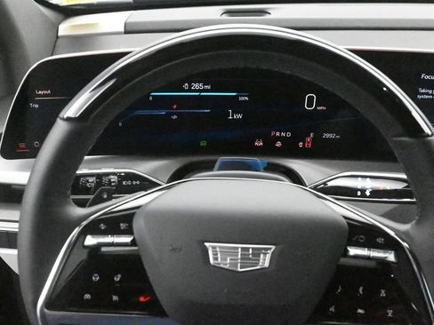 Used 2026 Cadillac Vistiq Luxury AWD/4WD image 9